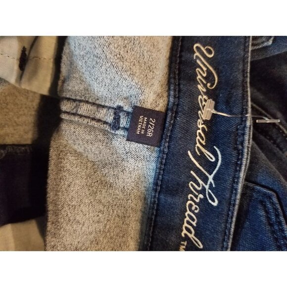 3/$25 Universal Thread 2 Mid Rise Skinny Jeans - Picture 4 of 6